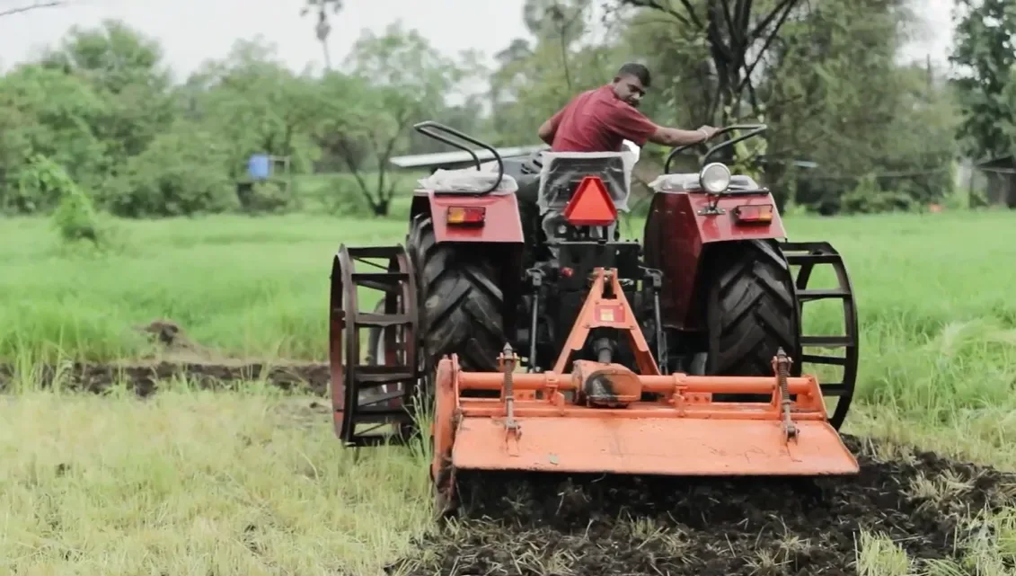 AutoNxt Electric Tractor in Action